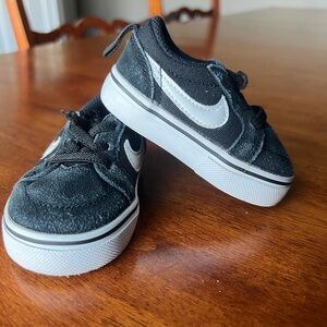 Nike Kids Black and White Sneakers